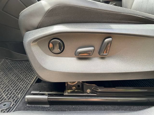 Used 2022 Volkswagen Tiguan SE AWD/4WD image 13