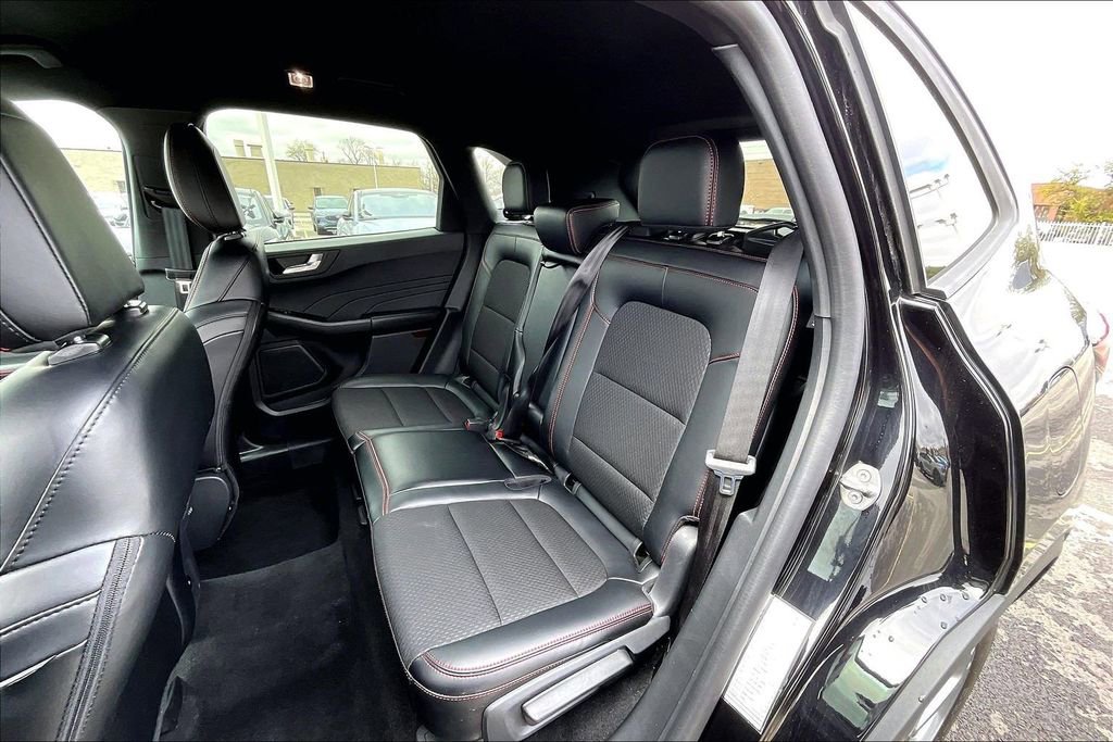 Certified 2025 Ford Escape ST-Line AWD/4WD image 24