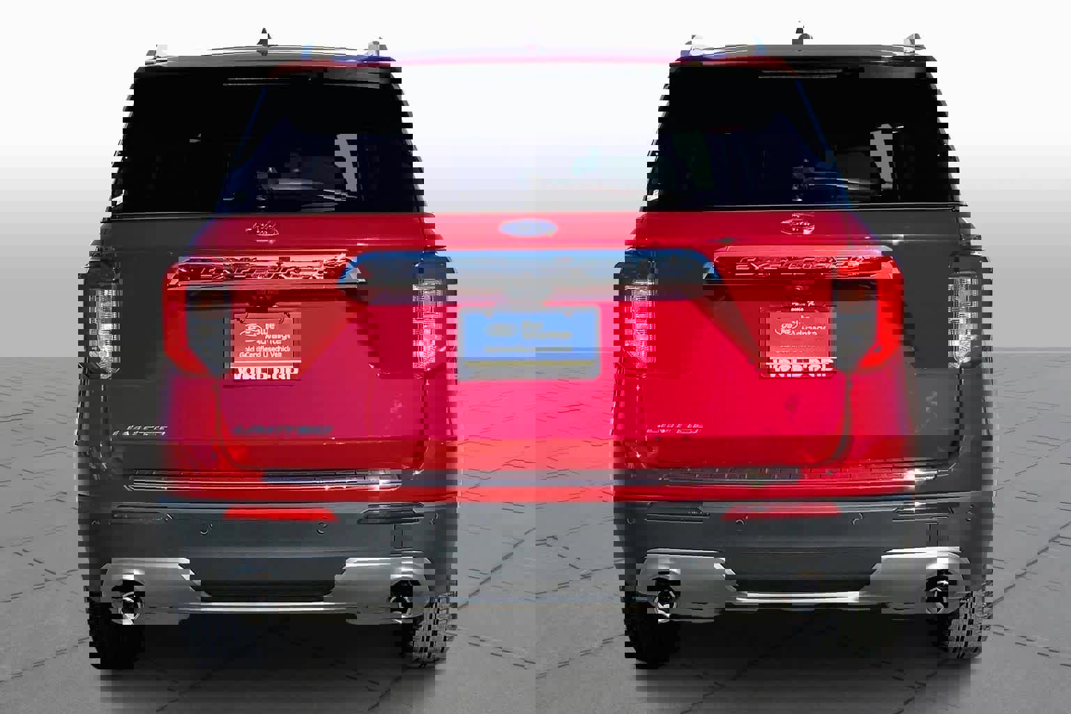 Certified 2022 Ford Explorer Limited w/ Equipment Group 301A image 4