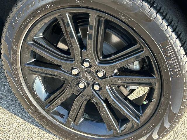 Certified 2024 Ford Edge ST-Line AWD/4WD image 11