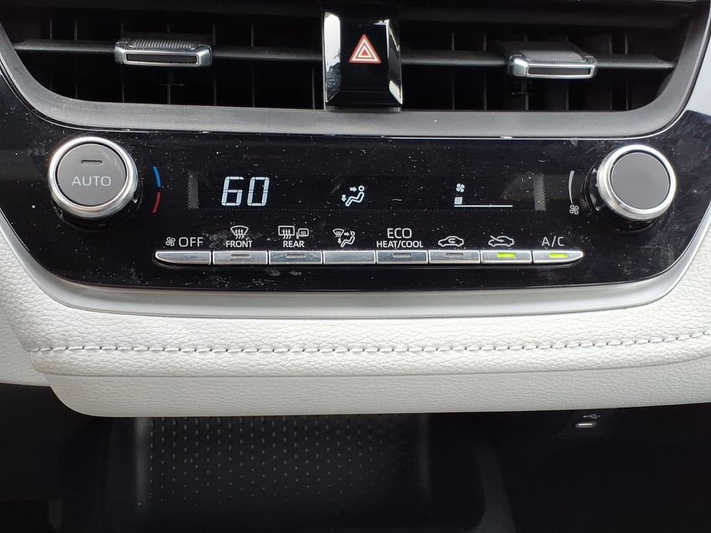 Used 2023 Toyota Corolla SE FWD image 17