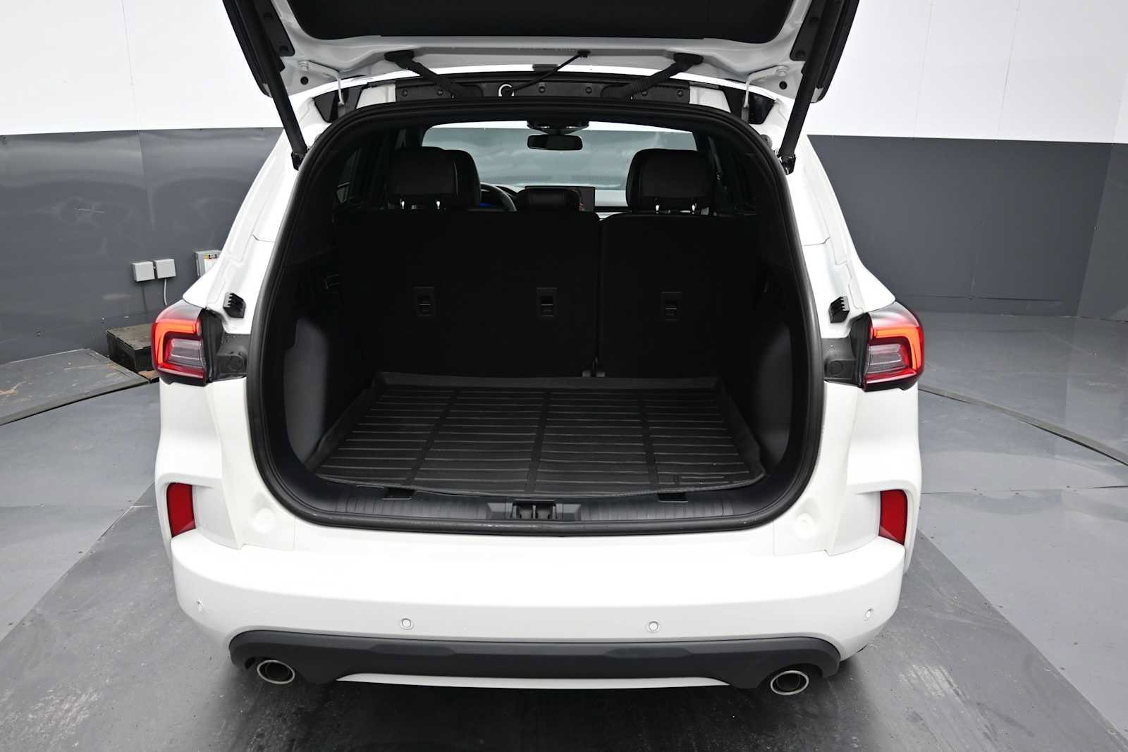 Certified 2025 Ford Escape ST-Line Elite w/ Premium Technology Package AWD/4WD image 23
