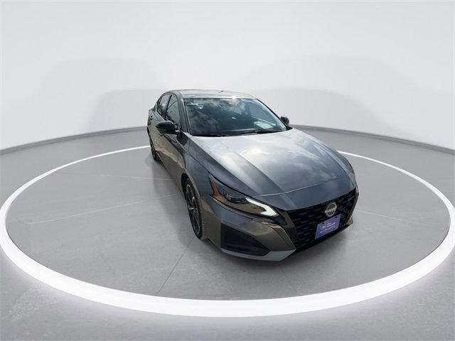 Used 2024 Nissan Altima 2.5 SR image 2