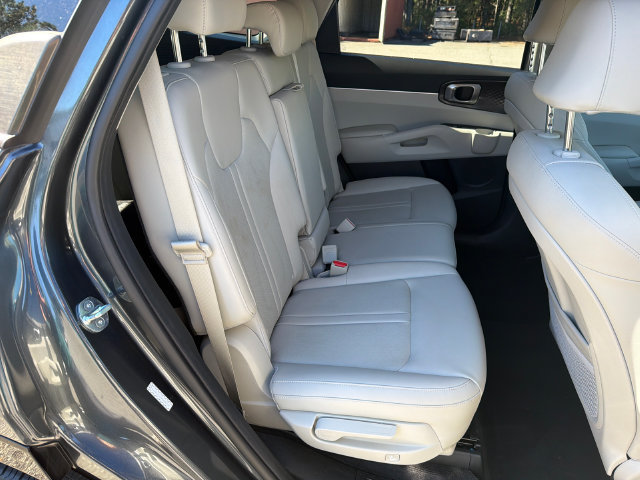 Used 2023 Kia Sorento S FWD image 17