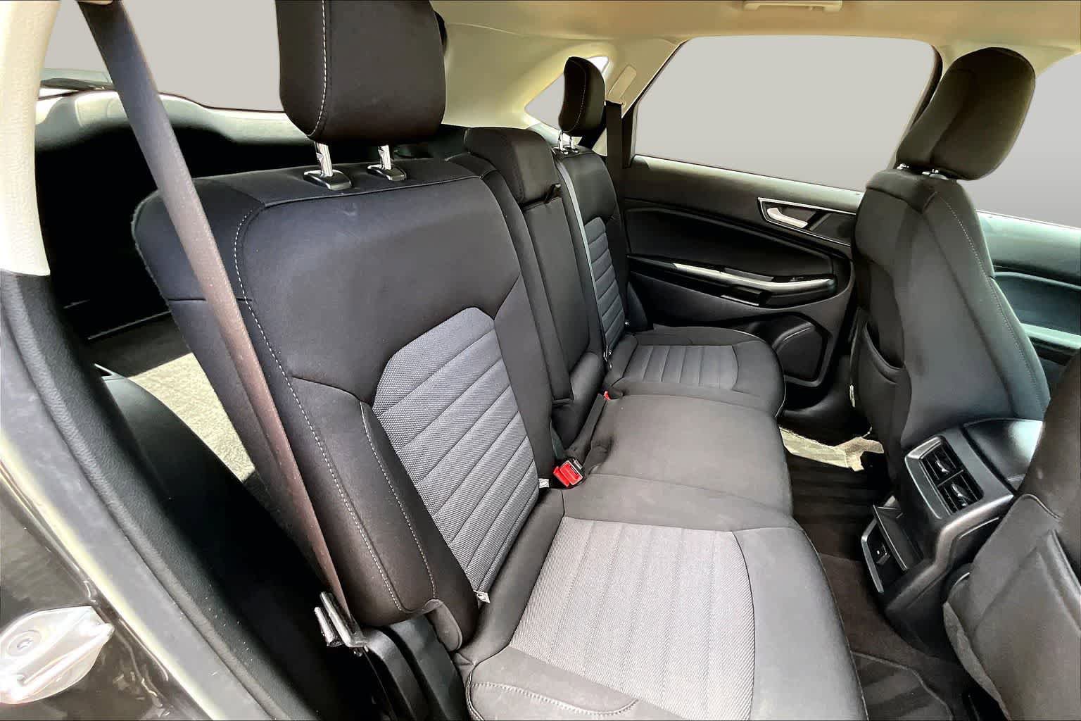 Certified 2020 Ford Edge SE FWD image 20