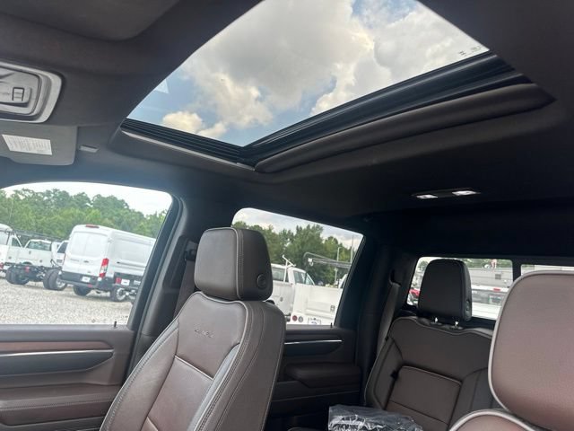Used 2024 GMC Sierra 2500 Denali w/ Denali Reserve Package AWD/4WD image 10