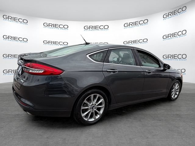 Certified 2017 Ford Fusion SE w/ Fusion SE Technology Package FWD image 7