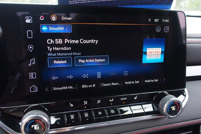 Used 2024 Chevrolet Colorado Z71 w/ Z71 Convenience Package 2 image 27