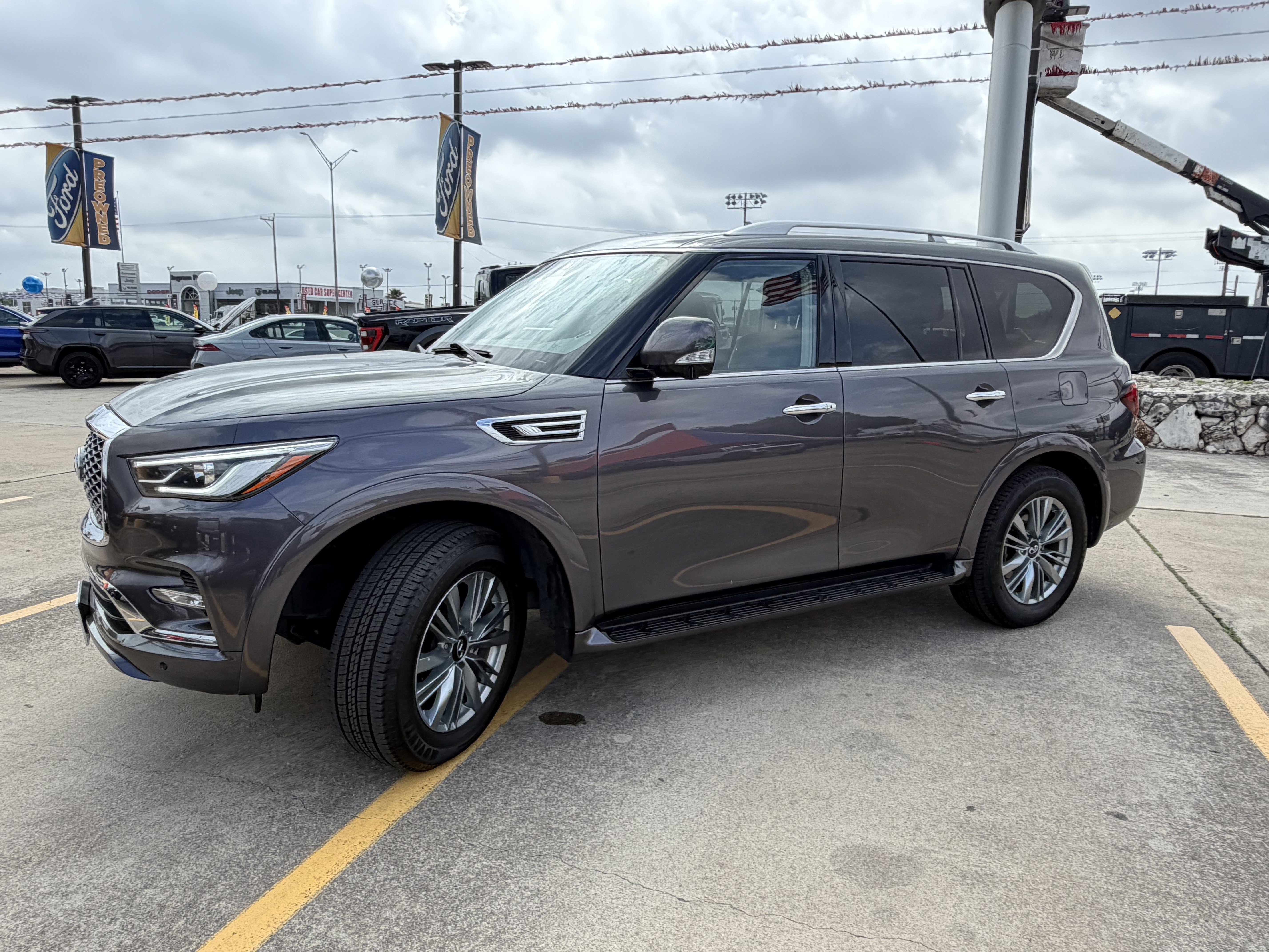 Used 2024 INFINITI QX80 Luxe image 8