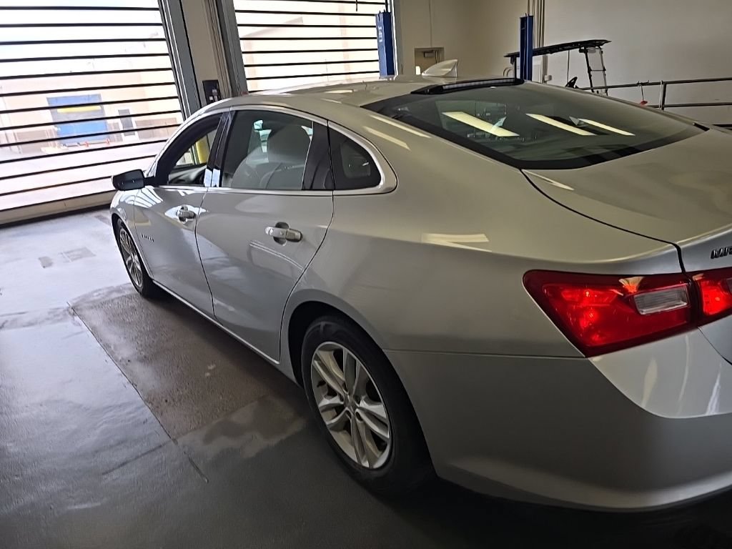 Used 2018 Chevrolet Malibu Hybrid FWD image 4