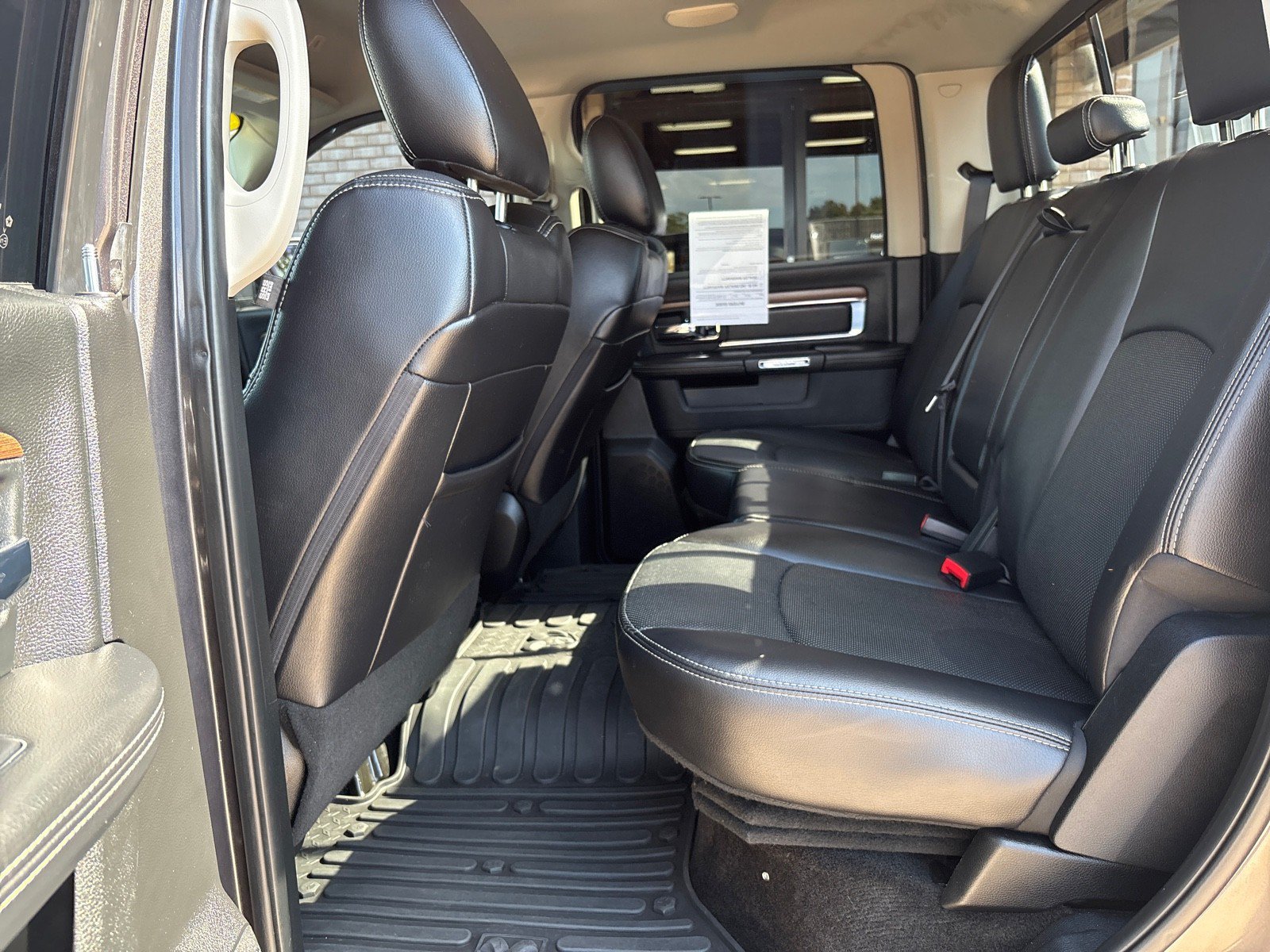 Used 2017 RAM 1500 Laramie w/ Convenience Group AWD/4WD image 4