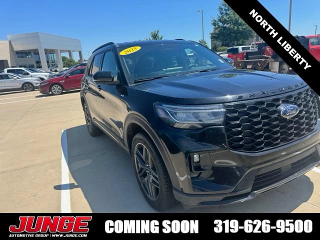 Certified 2025 Ford Explorer ST-Line AWD/4WD image 3