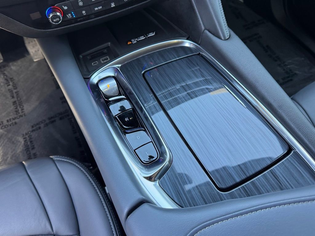 Used 2024 Buick Enclave Premium image 25