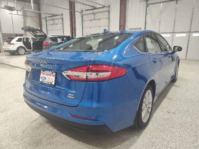 Certified 2020 Ford Fusion SE image 4
