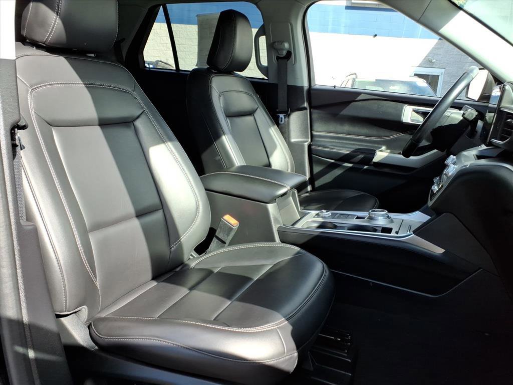 Certified 2022 Ford Explorer XLT w/ Equipment Group 202A image 12