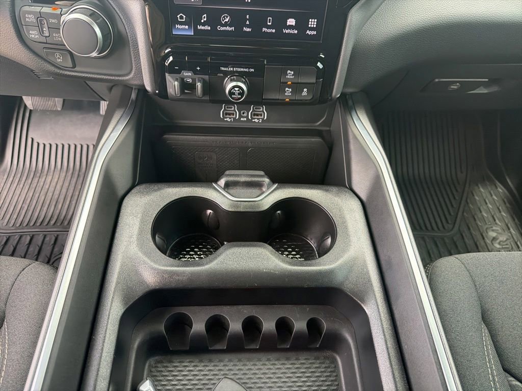 Used 2025 RAM 1500 Big Horn AWD/4WD image 32
