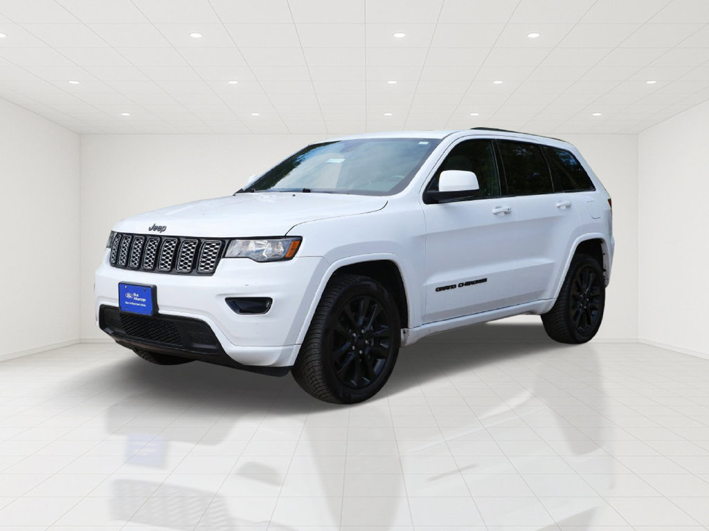 Used 2018 Jeep Grand Cherokee Altitude AWD/4WD image 2