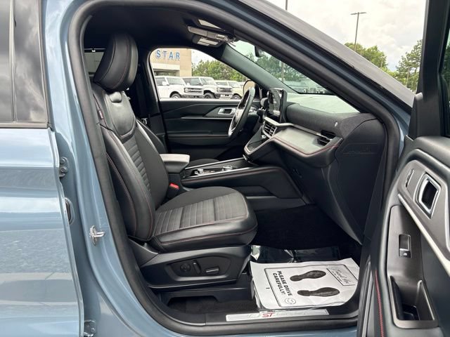 Certified 2025 Ford Explorer ST-Line w/ Premium Package RWD image 21