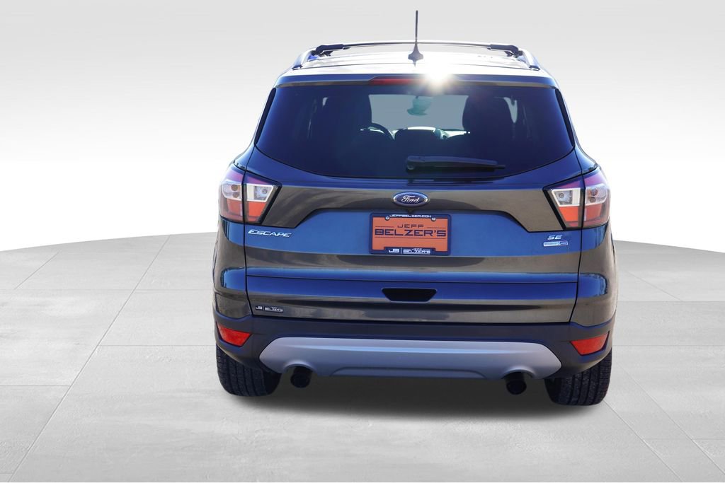 Certified 2018 Ford Escape SE w/ SE Sync 3 Package AWD/4WD image 6