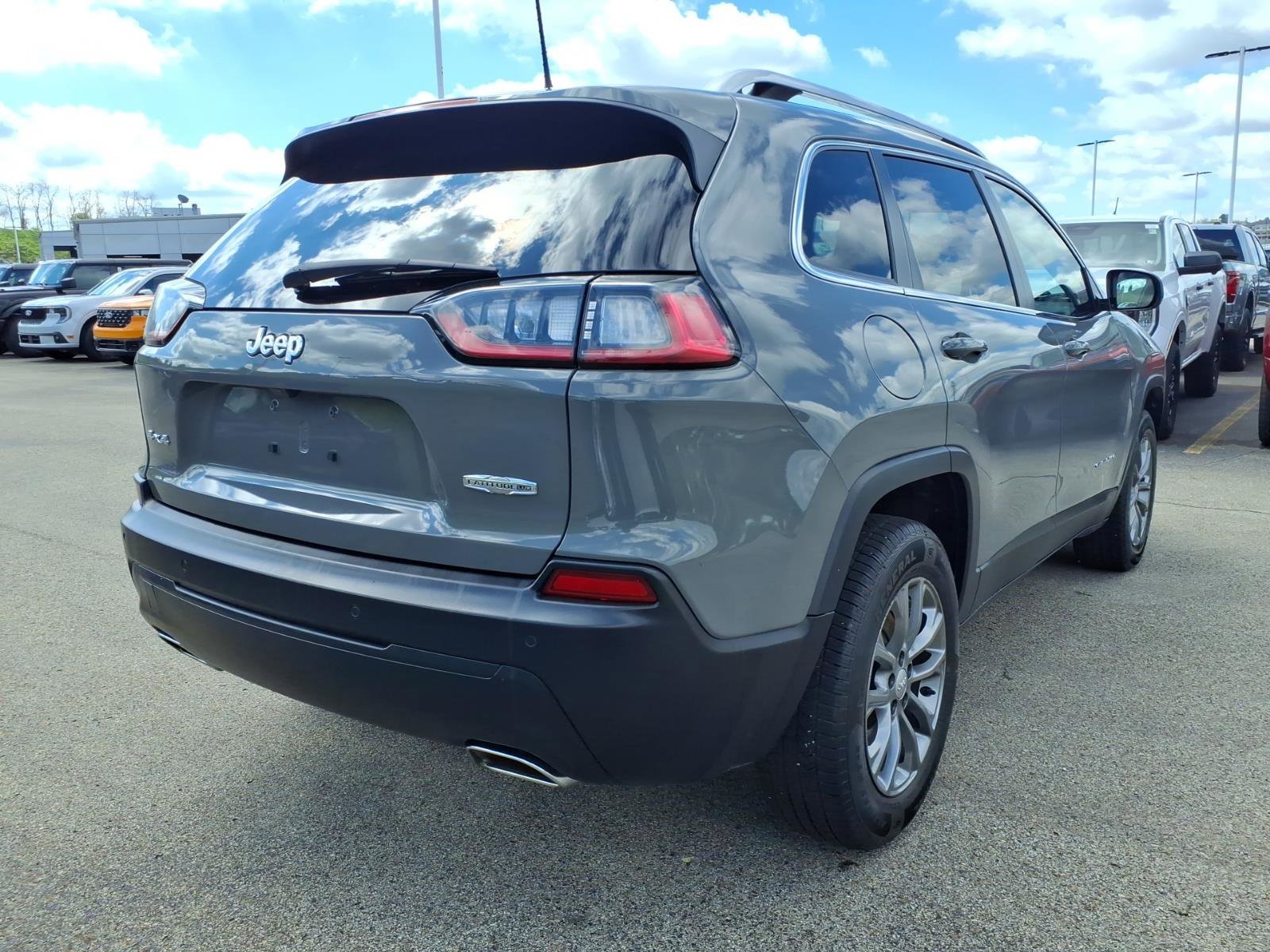 Used 2021 Jeep Cherokee Latitude Lux w/ Sun & Sound Group AWD/4WD image 5