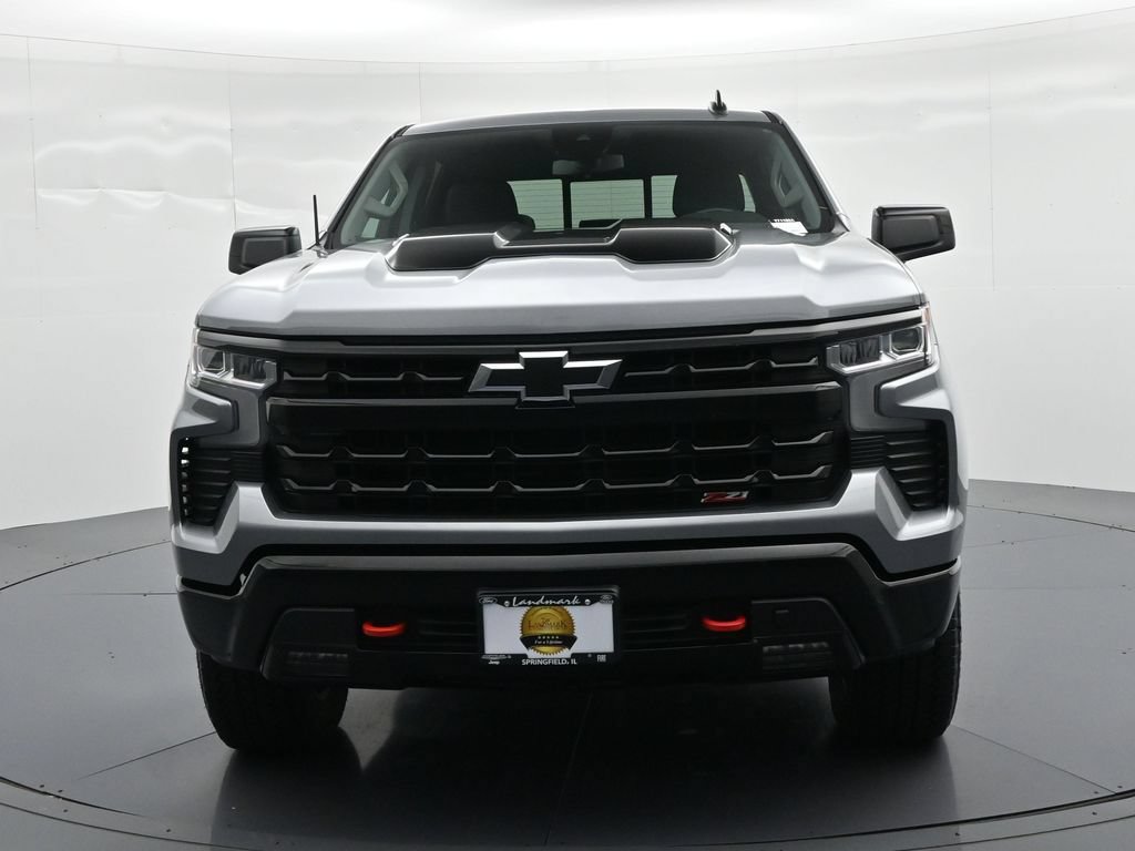 Used 2024 Chevrolet Silverado 1500 LT Trail Boss w/ Convenience Package II AWD/4WD image 3