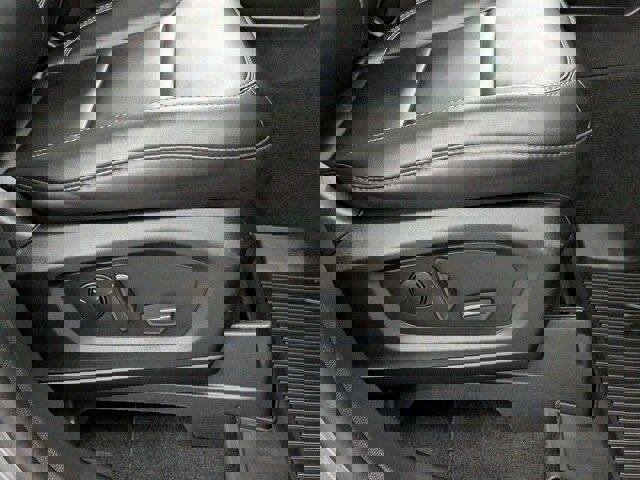 Certified 2023 Ford Explorer XLT w/ Equipment Group 202A image 26