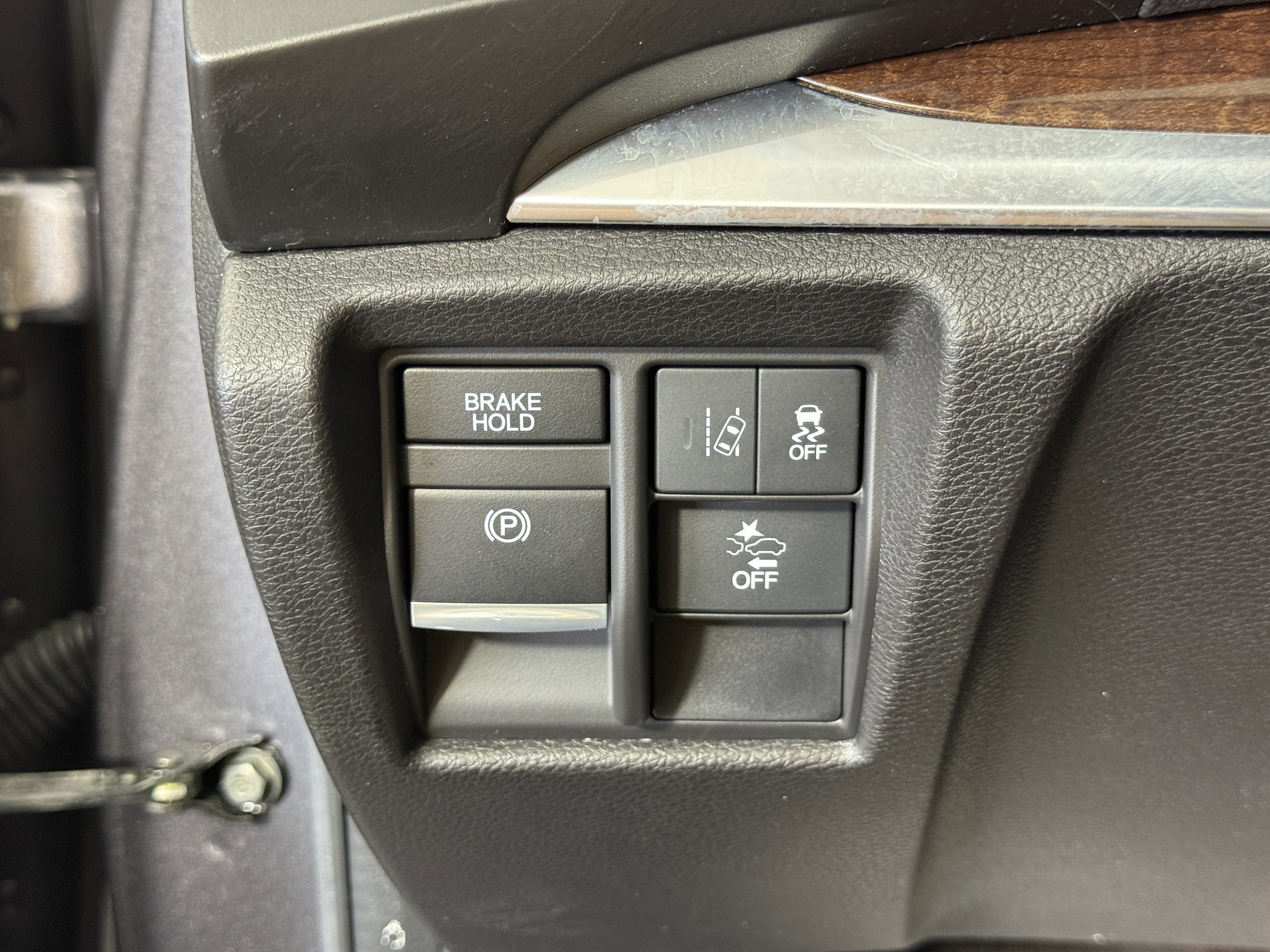 Used 2020 Acura MDX FWD image 25