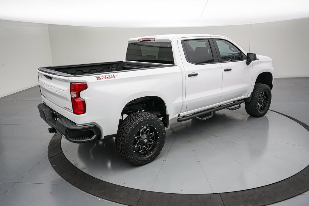 Used 2019 Chevrolet Silverado 1500 Custom Trail Boss w/ Custom Convenience Package AWD/4WD image 4