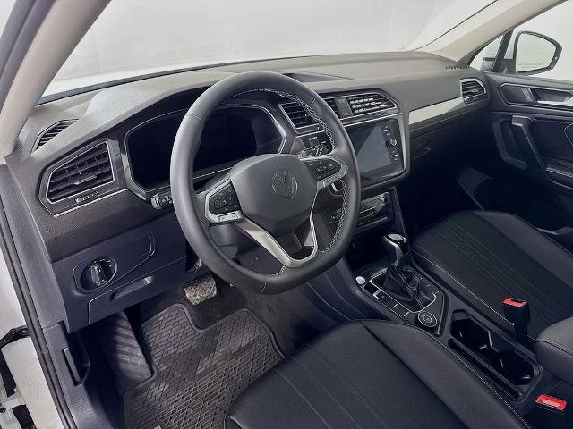 Used 2022 Volkswagen Tiguan SE image 9