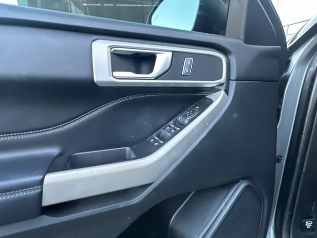 Certified 2022 Ford Explorer XLT RWD image 16