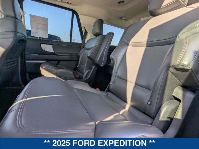 Certified 2025 Ford Expedition Active image 19