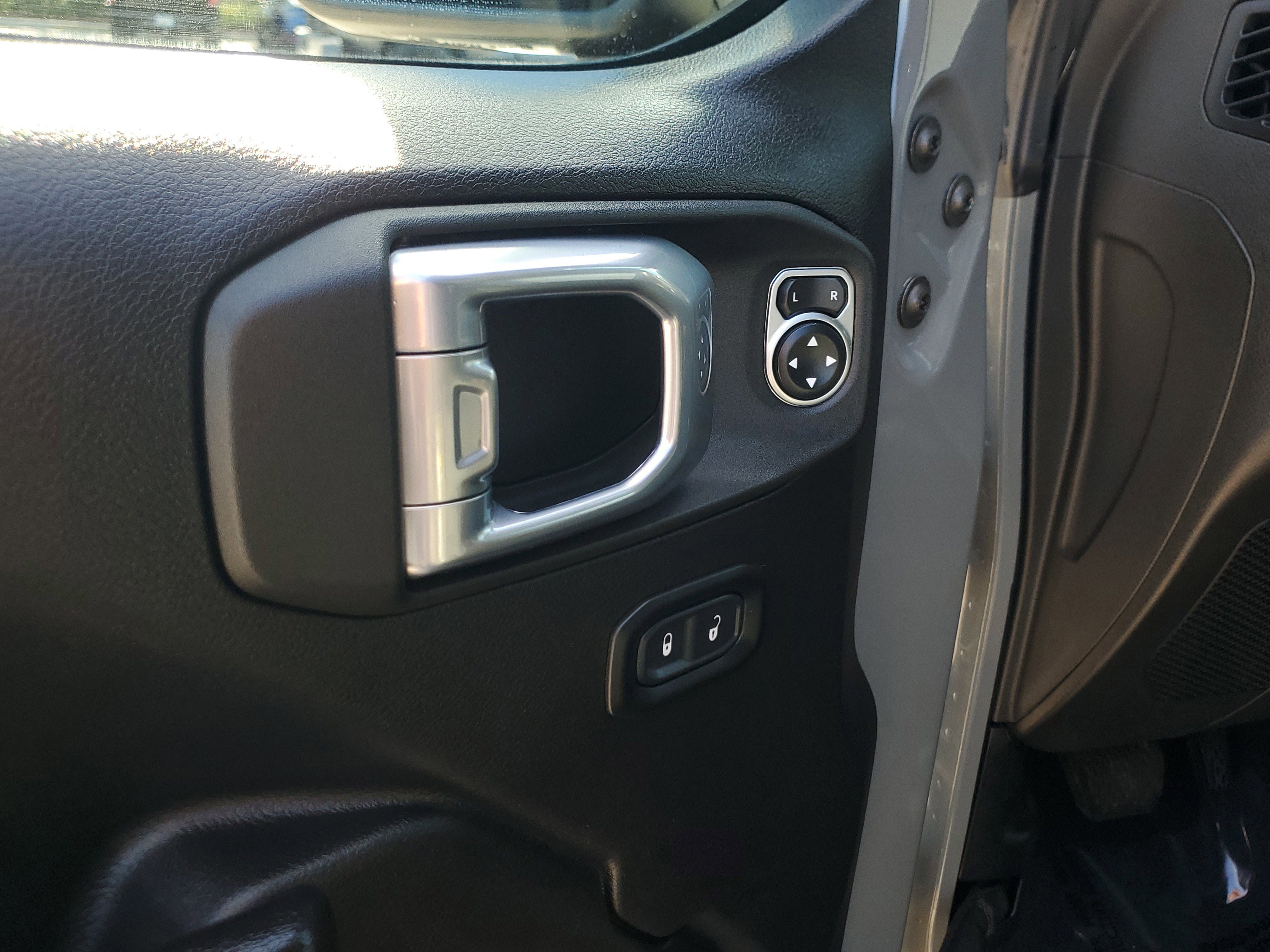 Used 2021 Jeep Wrangler Unlimited Rubicon image 19