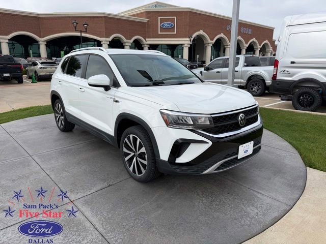 Used 2022 Volkswagen Taos SE FWD image 4