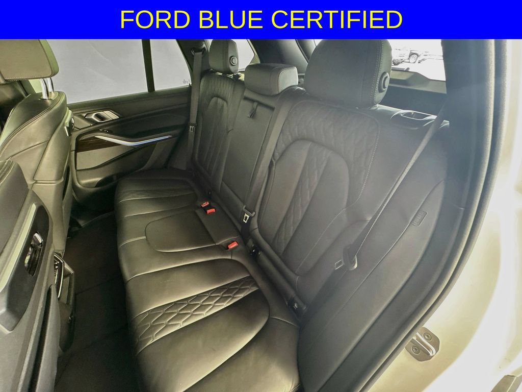 Used 2025 BMW X5 xDrive50e AWD/4WD image 29