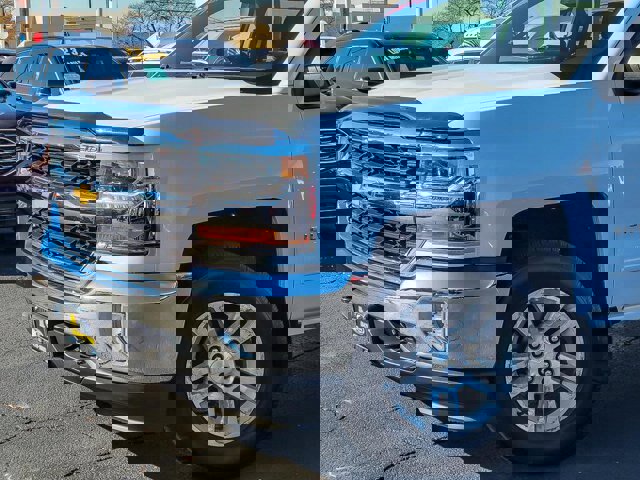 Used 2018 Chevrolet Silverado 1500 LT w/ All Star Edition image 3