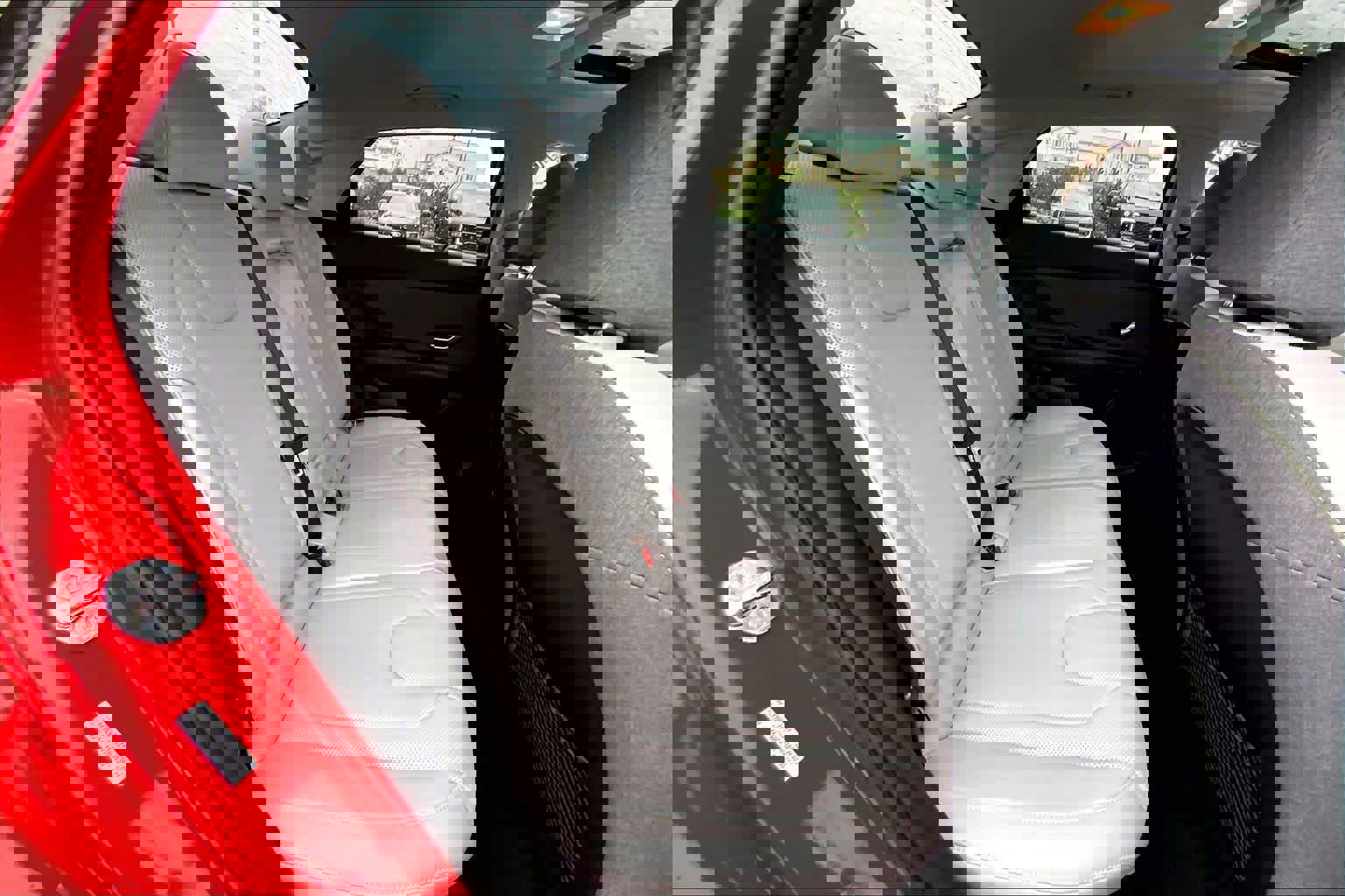 Used 2021 Hyundai Elantra Limited image 19