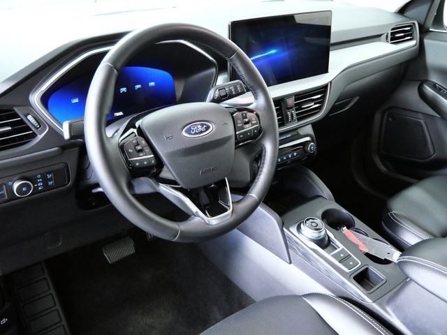 Certified 2025 Ford Escape Platinum AWD/4WD image 3