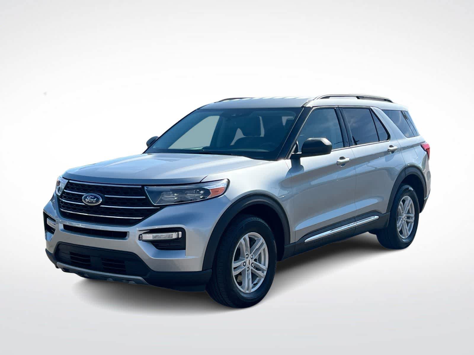 Certified 2024 Ford Explorer XLT w/ Equipment Group 202A AWD/4WD image 4