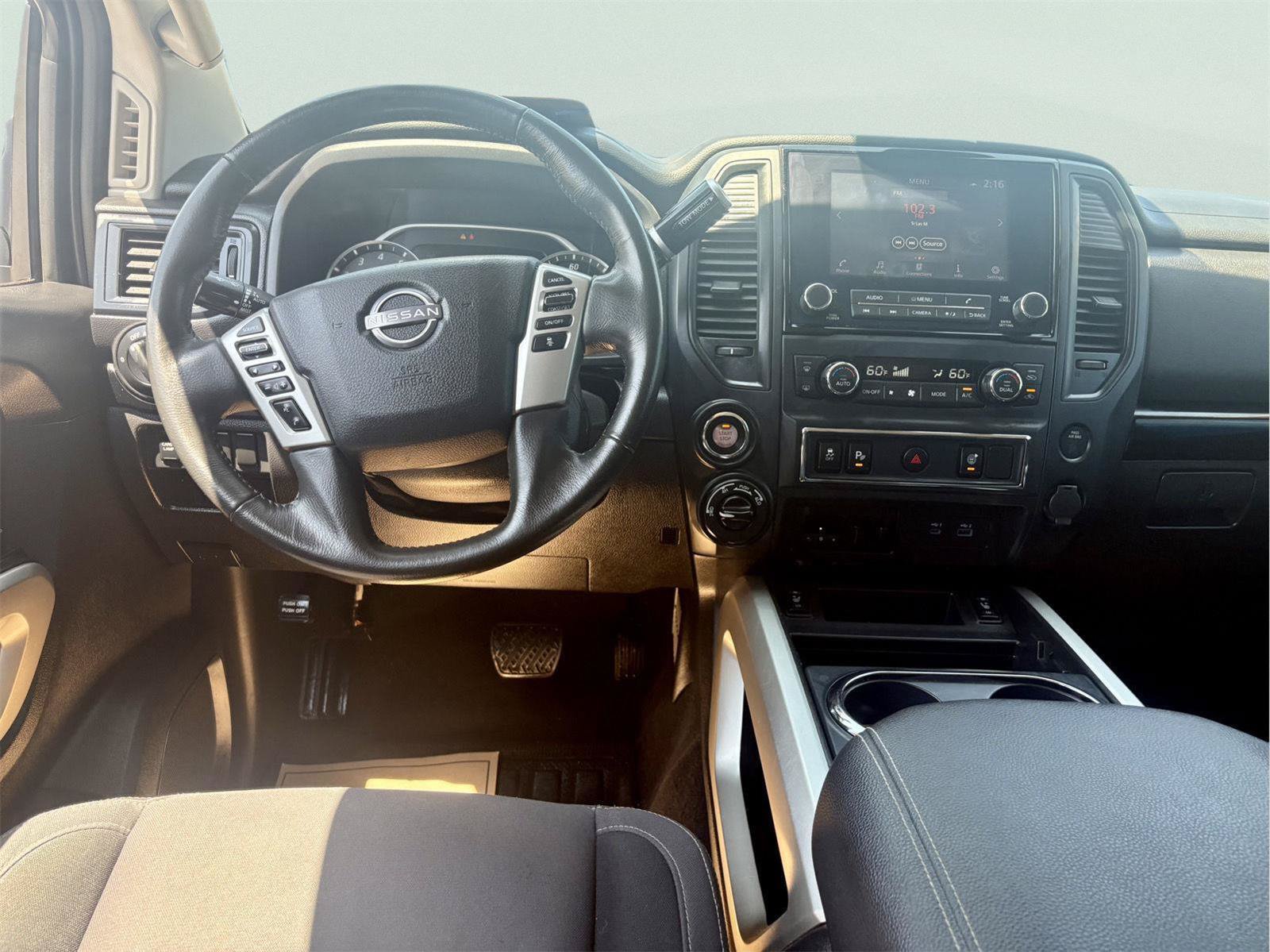 Used 2024 Nissan Titan SV w/ SV Convenience Package AWD/4WD image 9
