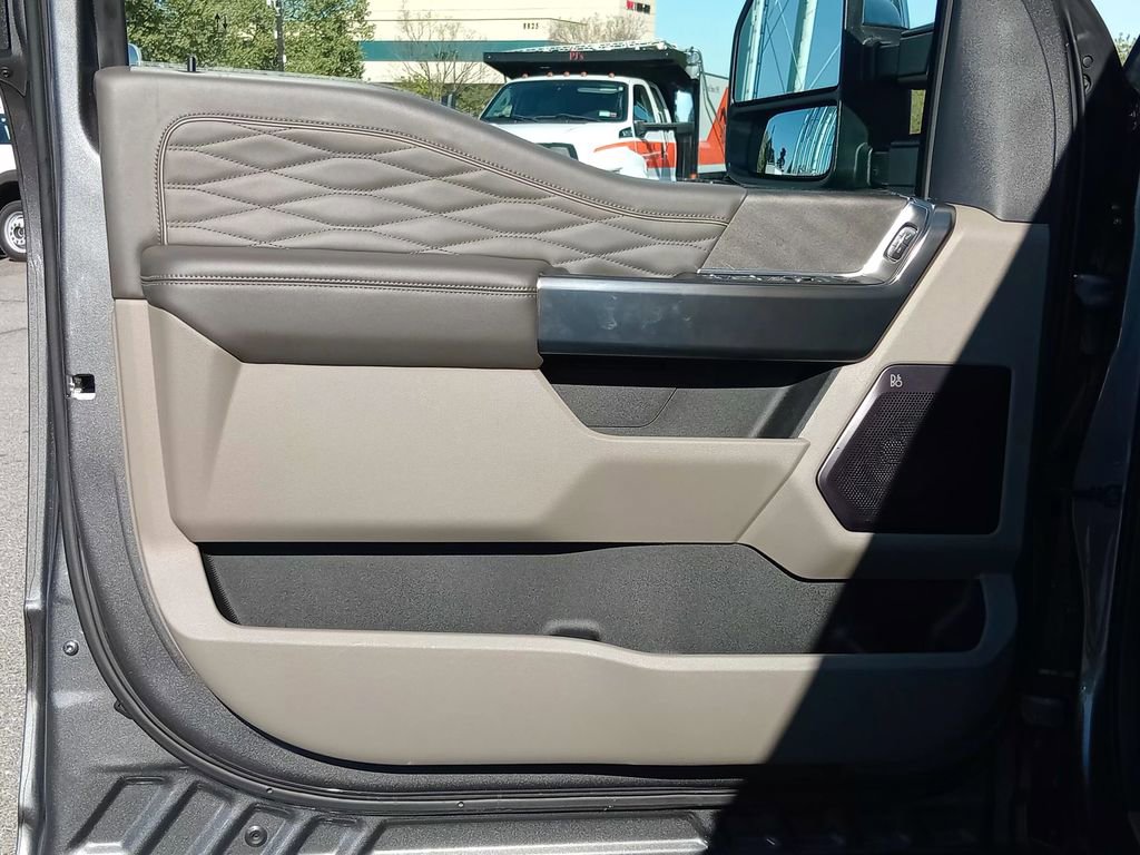 Certified 2025 Ford F450 Platinum w/ Platinum Plus Package image 17