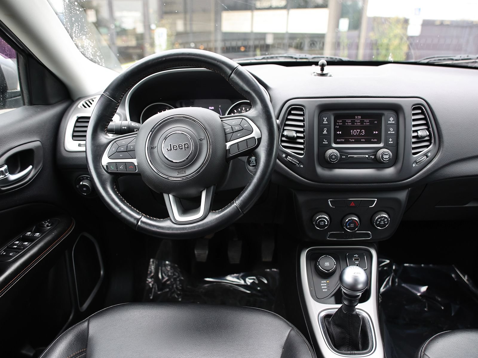 Used 2018 Jeep Compass Latitude AWD/4WD image 16