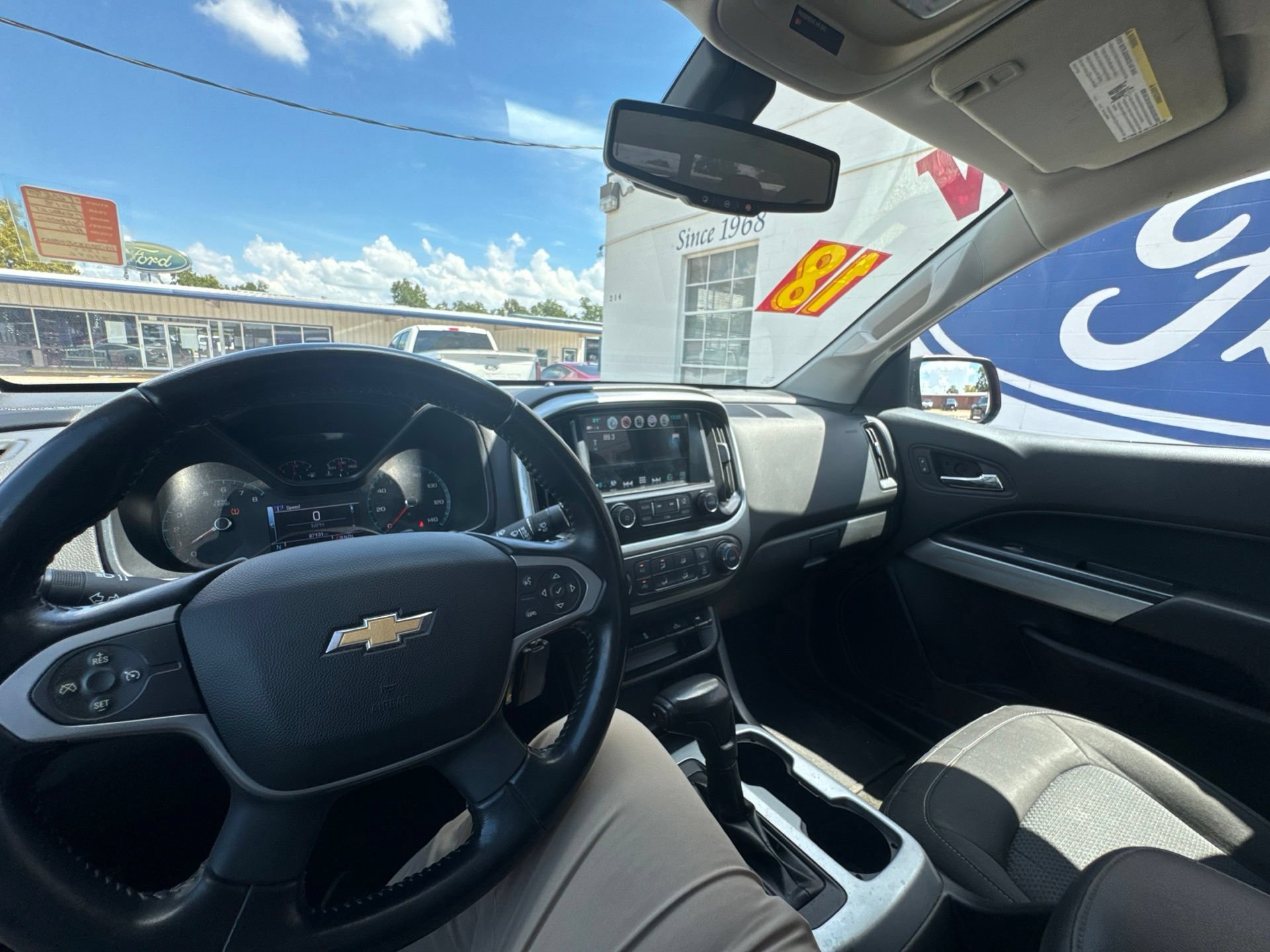 Used 2018 Chevrolet Colorado LT w/ LT Convenience Package RWD image 11