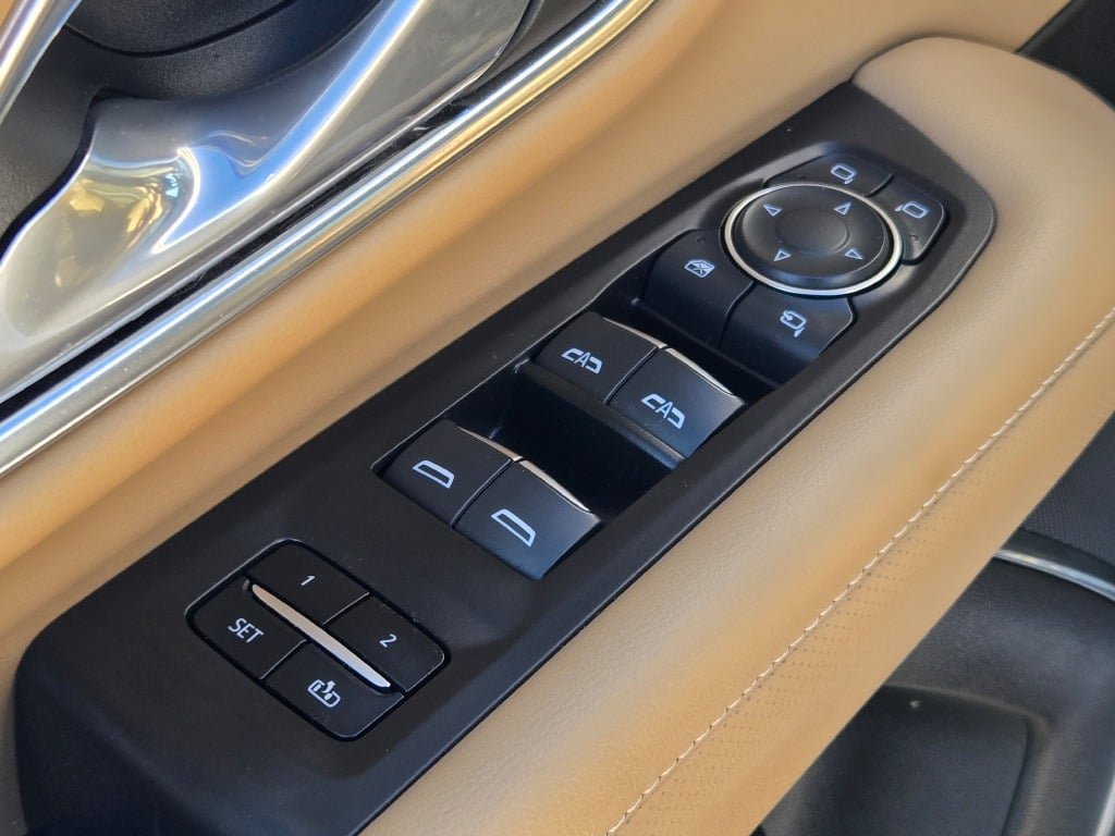 Used 2022 Chevrolet Tahoe Premier AWD/4WD image 25