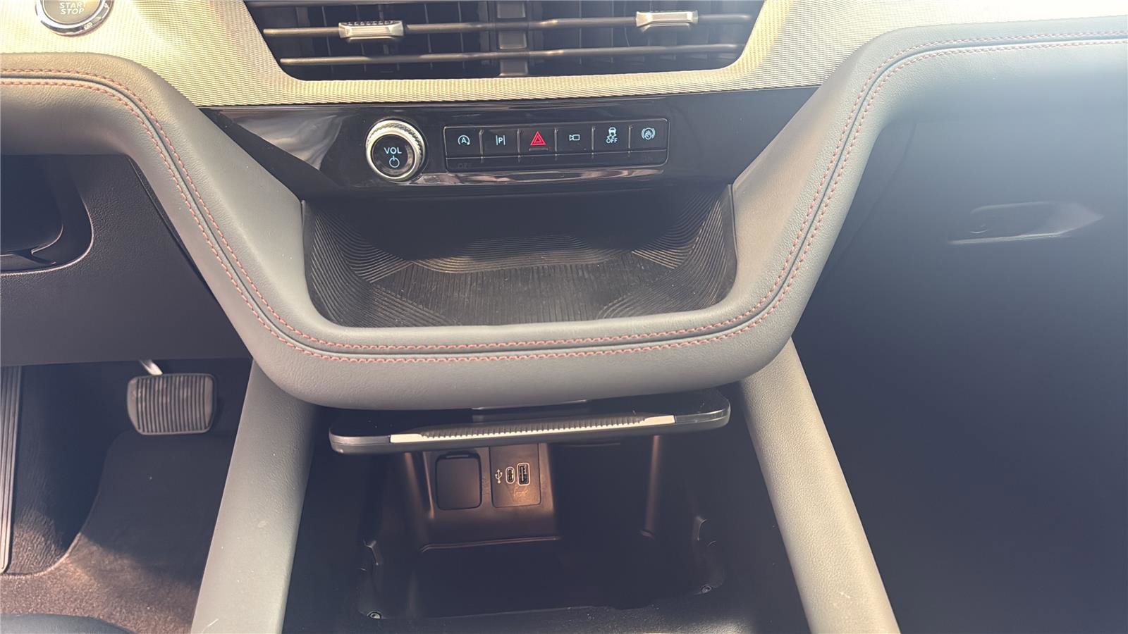 Certified 2025 Ford Explorer Active image 22