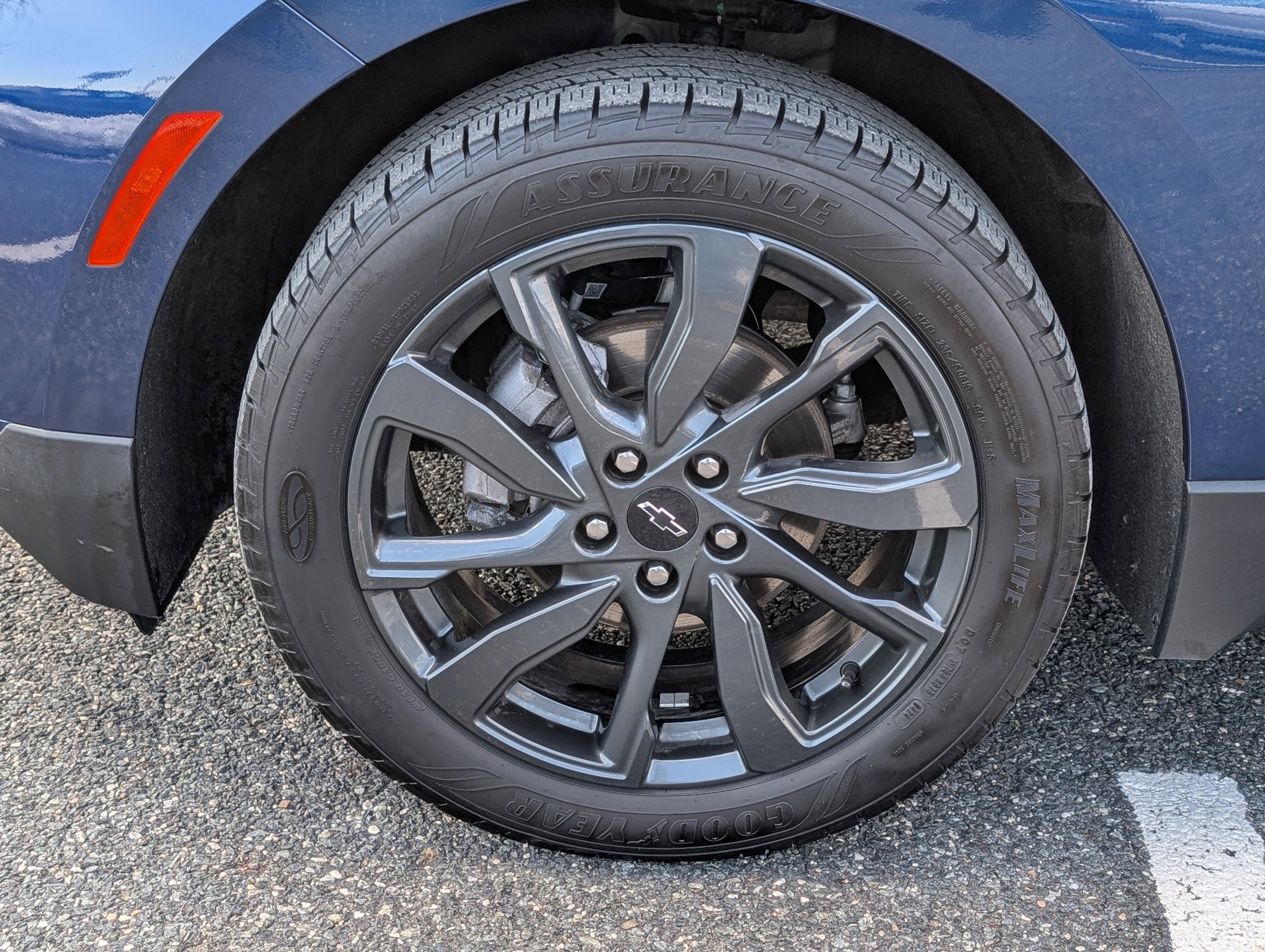 Used 2023 Chevrolet Equinox RS w/ RS Leather Package image 9