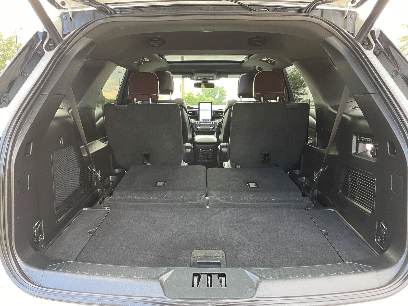 Certified 2020 Ford Explorer Platinum w/ Premium Technology Package AWD/4WD image 44
