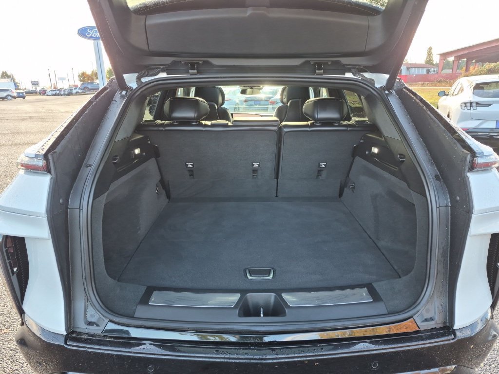 Used 2024 Cadillac Lyriq Sport RWD image 23