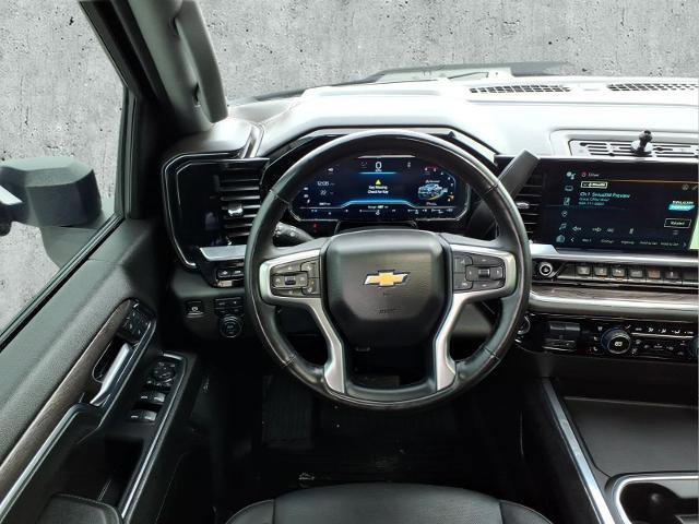 Used 2024 Chevrolet Silverado 3500 LTZ w/ LTZ Convenience Package image 17