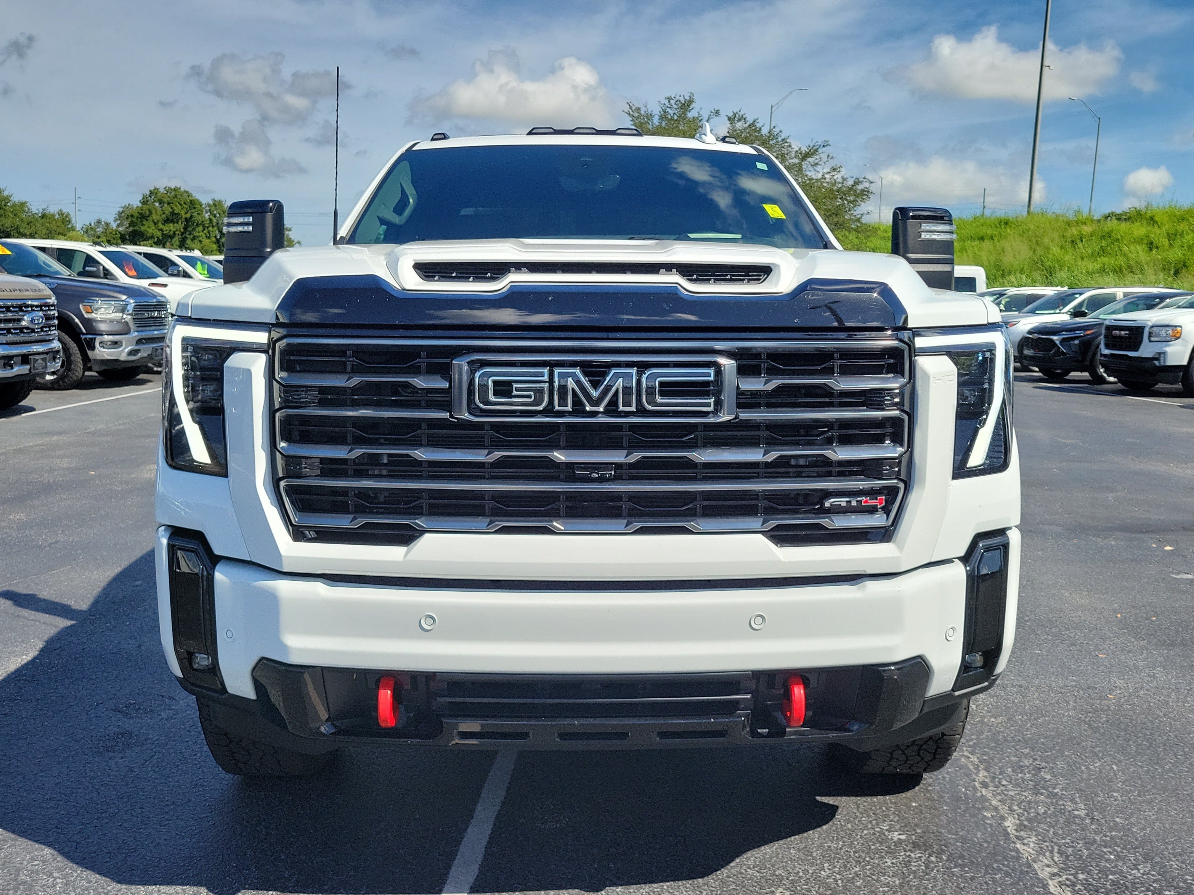 Used 2025 GMC Sierra 2500 AT4 w/ AT4 Premium Plus Package AWD/4WD image 2
