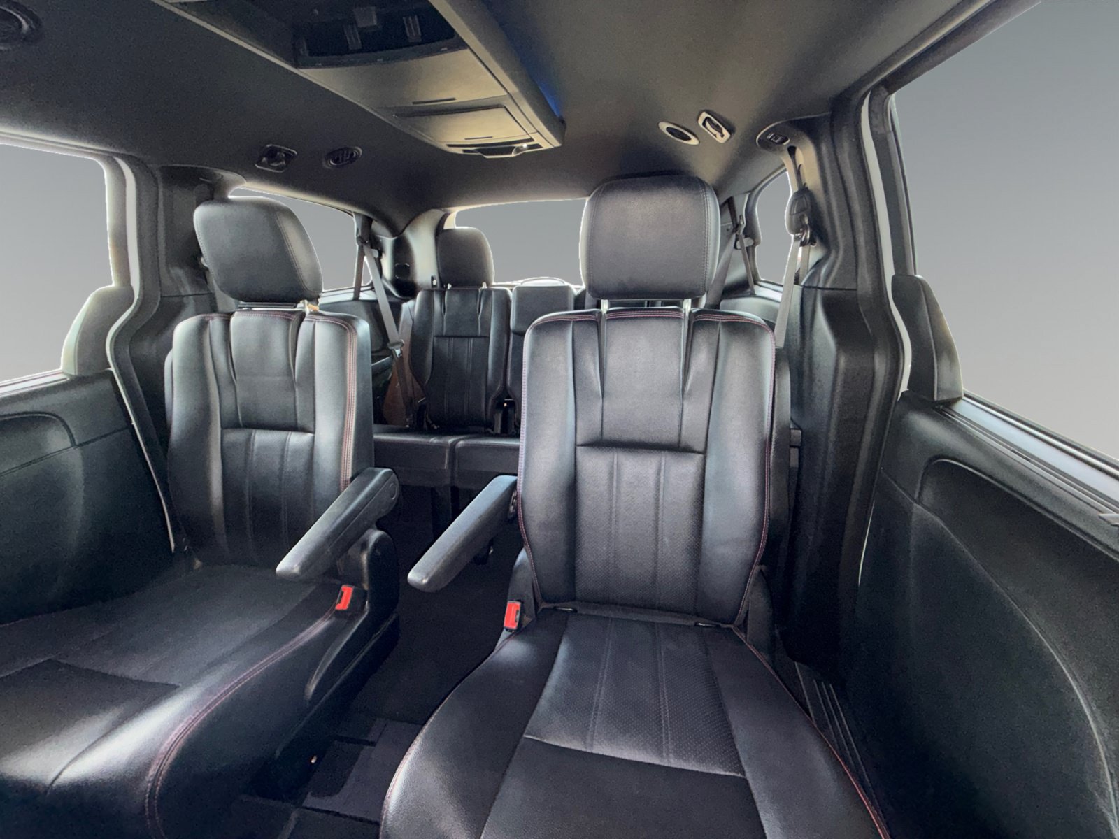 Used 2018 Dodge Grand Caravan GT FWD image 18